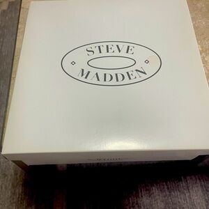 perfect for any occasionIdeal for pairing with dresses or jeans